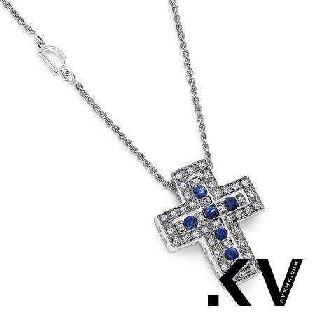 亮・珠宝／李圣经多色宝石上身好时髦　十字架项炼炫目 奢侈品牌 图2张
